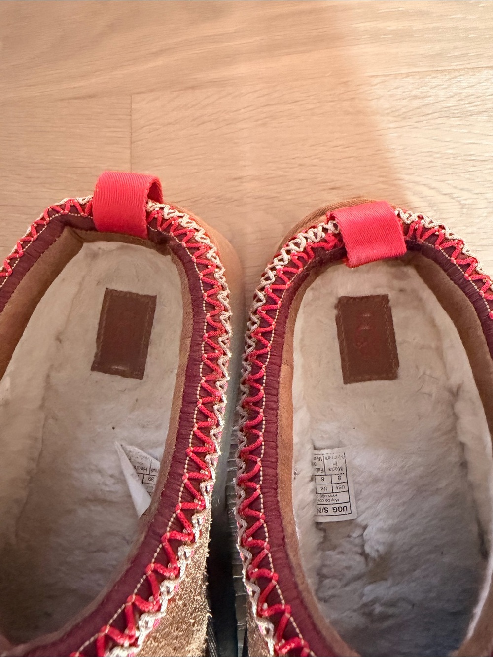 UGG Chestnut TAZZ II Women Mule with Red Trim - Picture 6 of 7